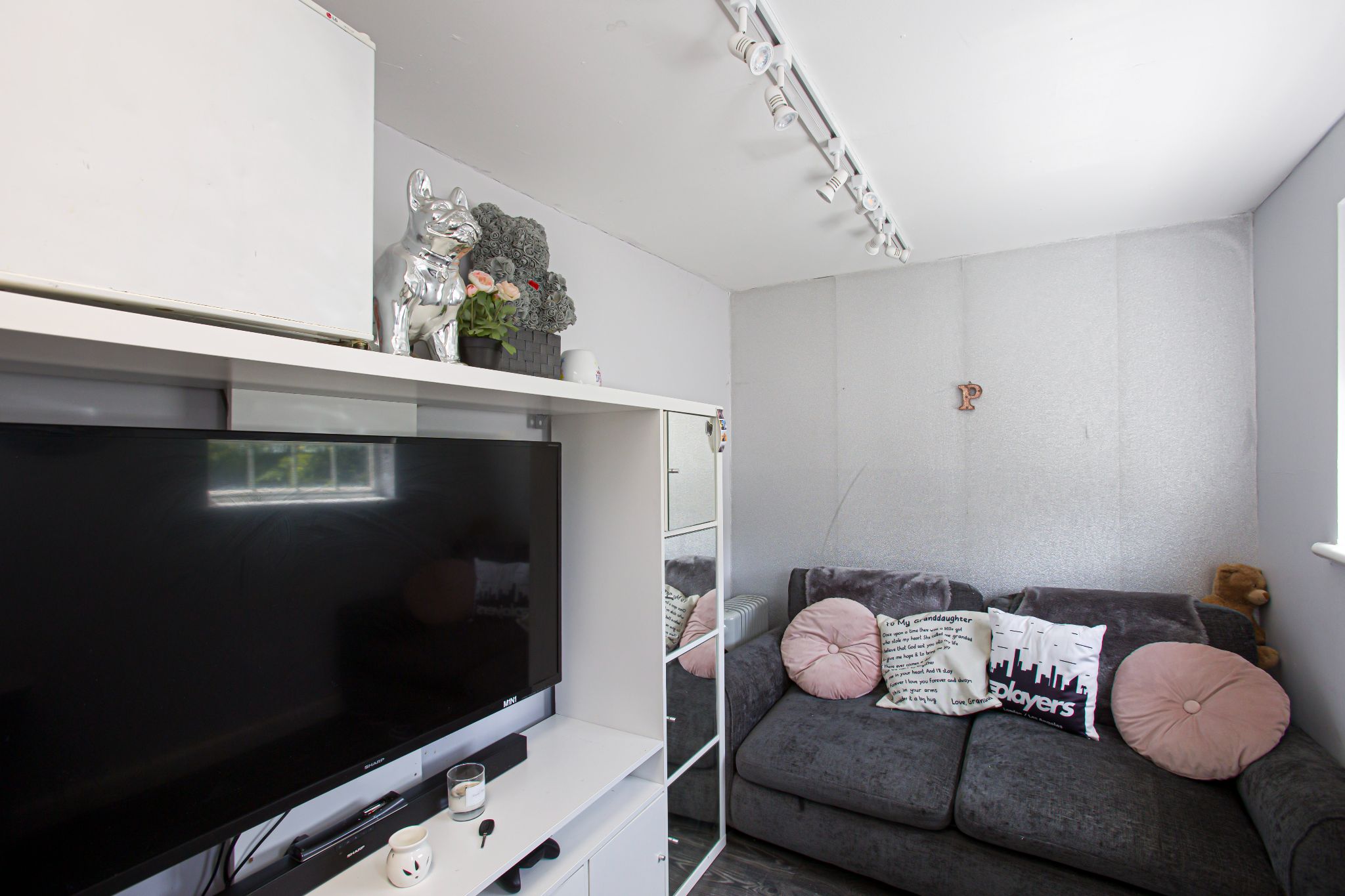 3 bedroom semi-detached house For Sale in Potters Bar - Photograph 12