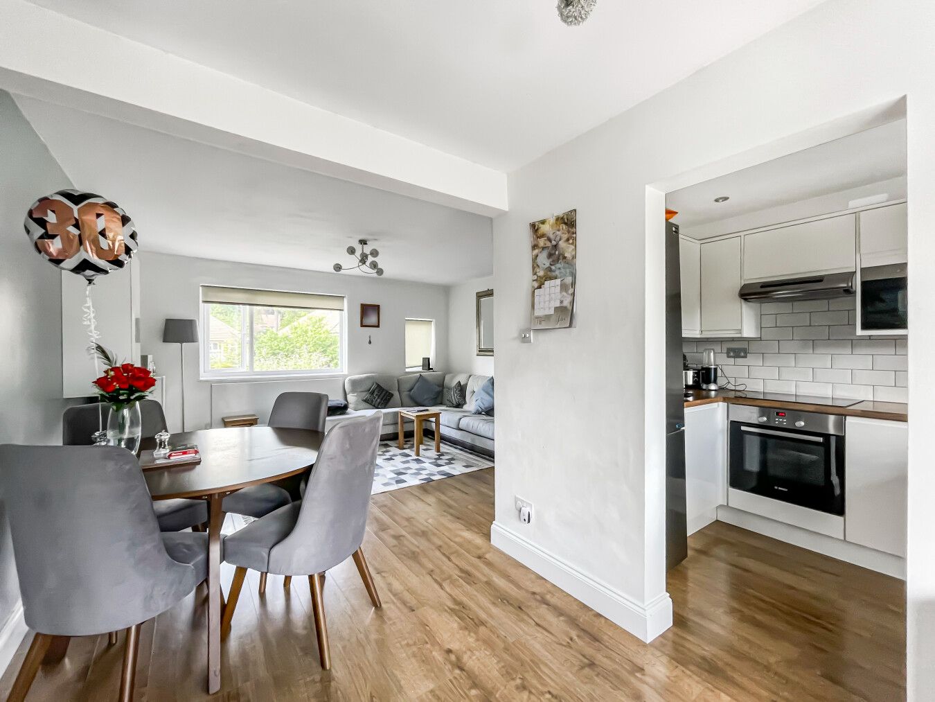 2 bedroom maisonette flat/apartment For Sale in Potters Bar - Photograph 3
