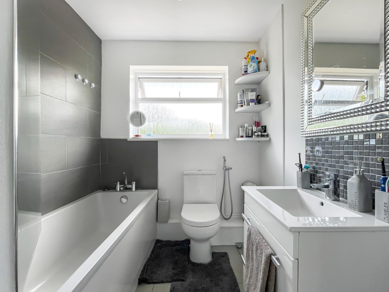 2 bedroom maisonette flat/apartment For Sale in Potters Bar - Photograph 10