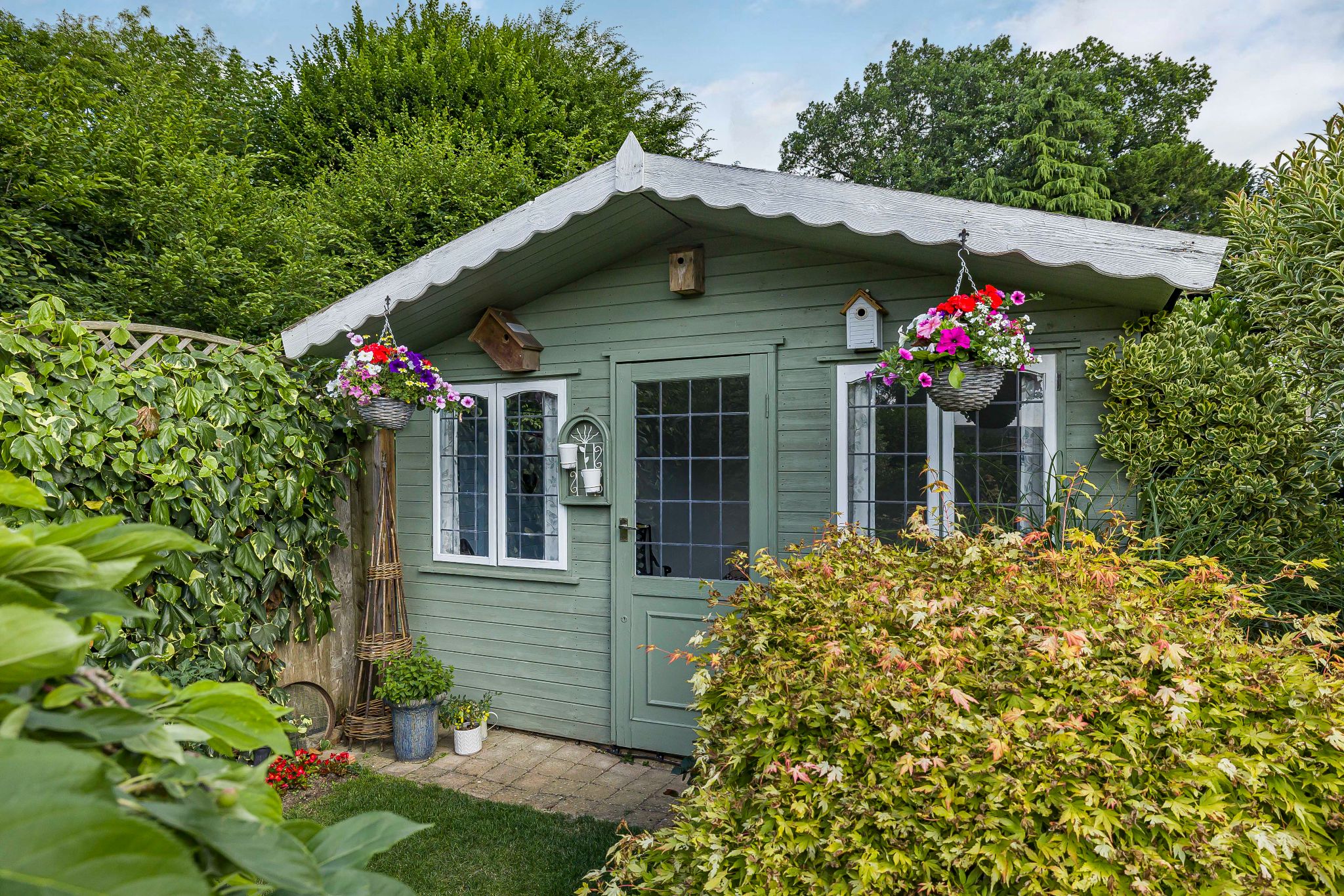 3 bedroom detached bungalow Sale Agreed in Brookmans Park - Photograph 6