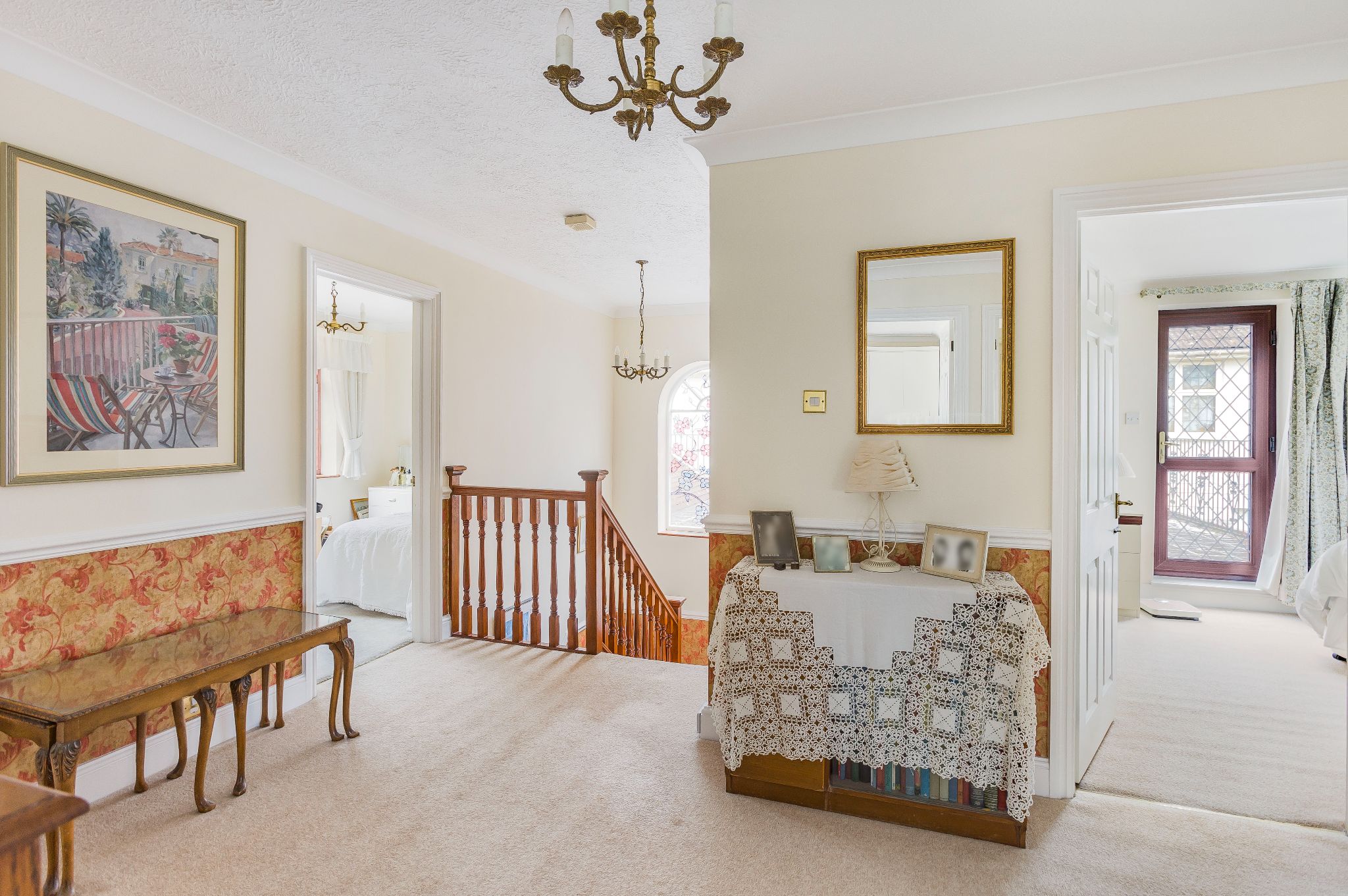 4 bedroom detached house Sale Agreed in Brookmans Park - Photograph 12