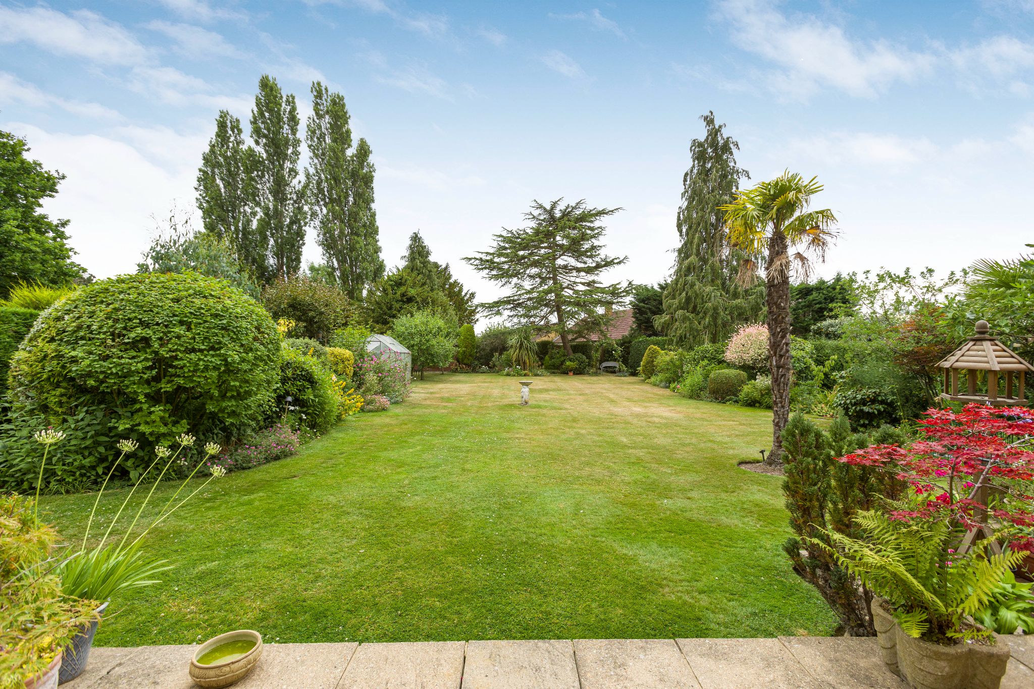 4 bedroom detached house Sale Agreed in Brookmans Park - Photograph 22