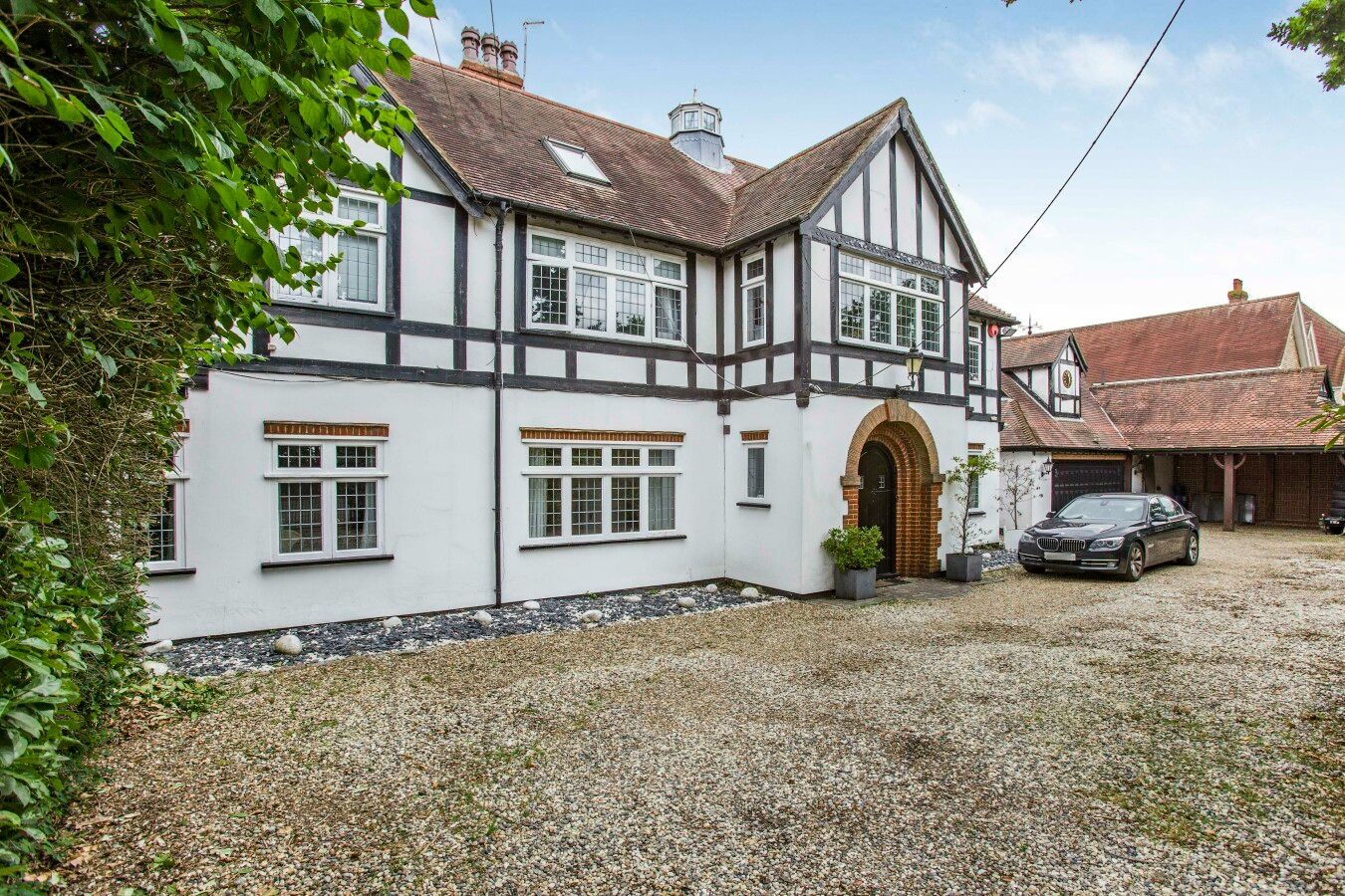 5 bedroom detached house For Sale in Potters Bar - Photograph 22