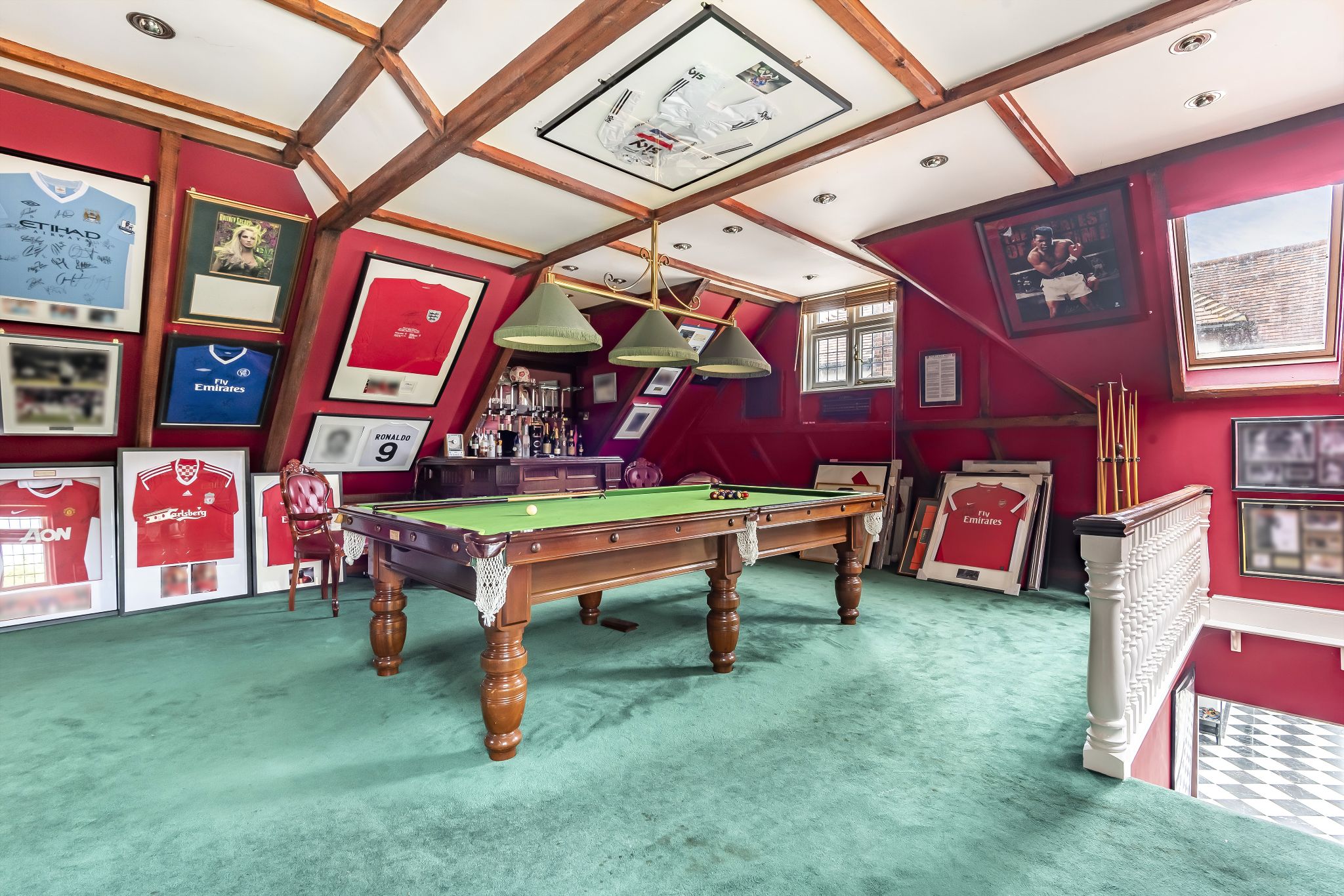 5 bedroom detached house For Sale in Potters Bar - Photograph 44