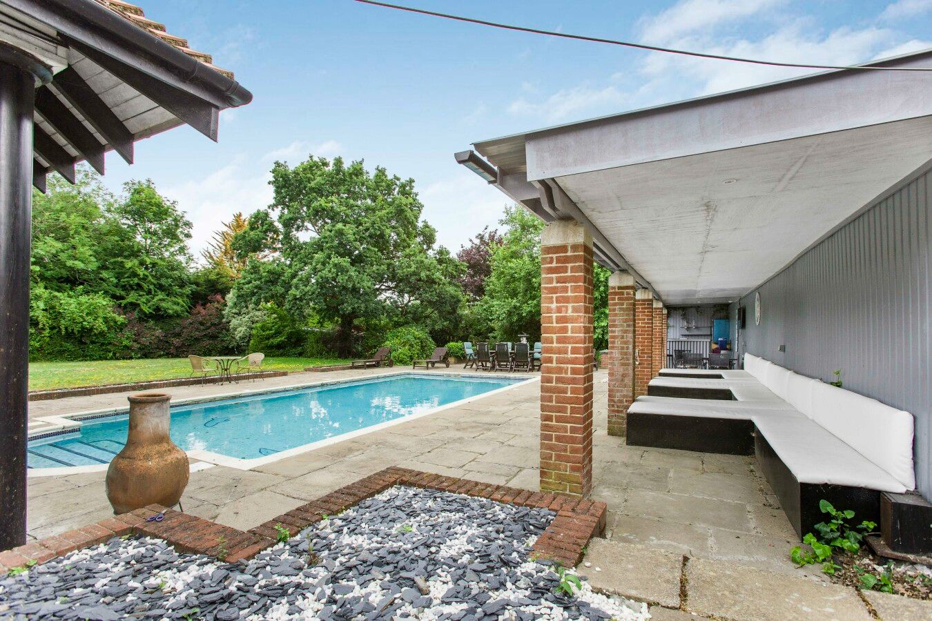 5 bedroom detached house For Sale in Potters Bar - Photograph 25