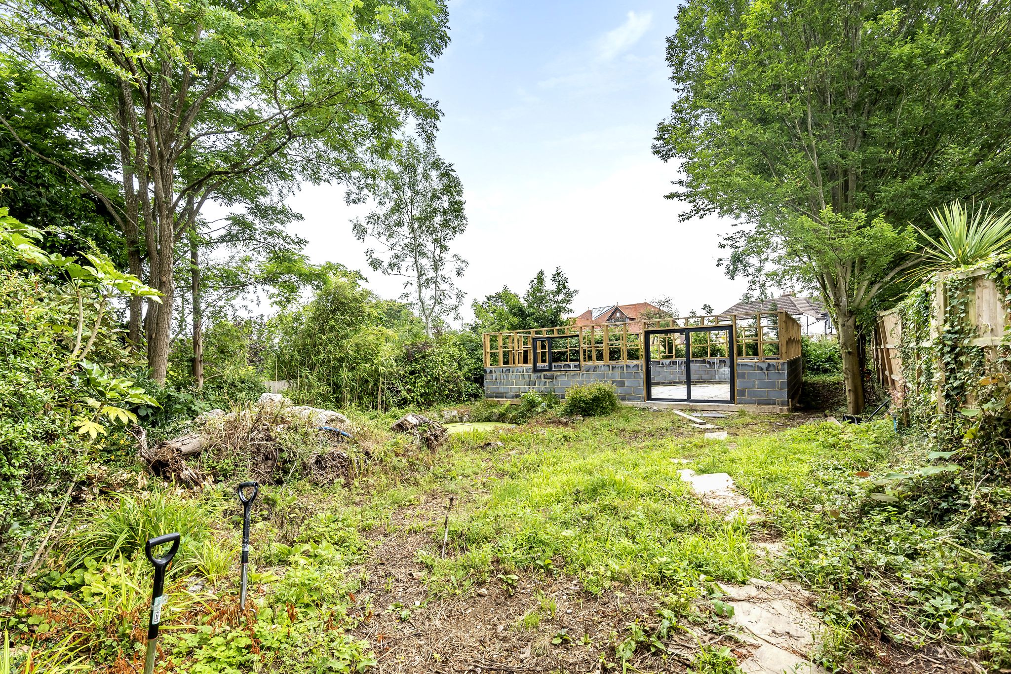 5 bedroom detached house For Sale in Potters Bar - Photograph 48