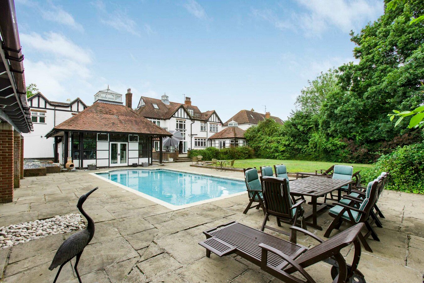 5 bedroom detached house For Sale in Potters Bar - Photograph 26