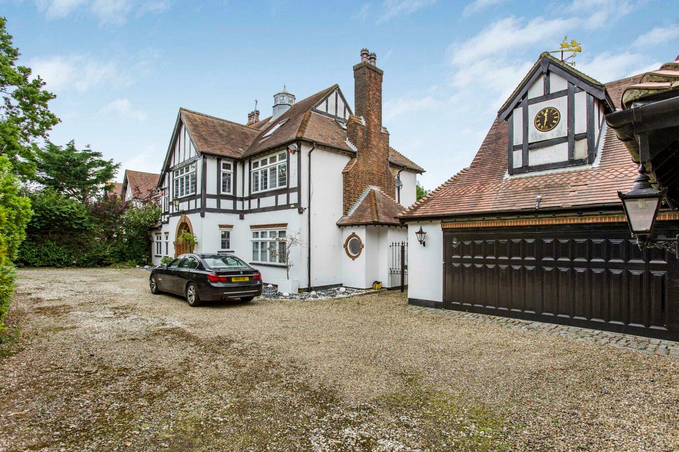 5 bedroom detached house For Sale in Potters Bar - Photograph 21