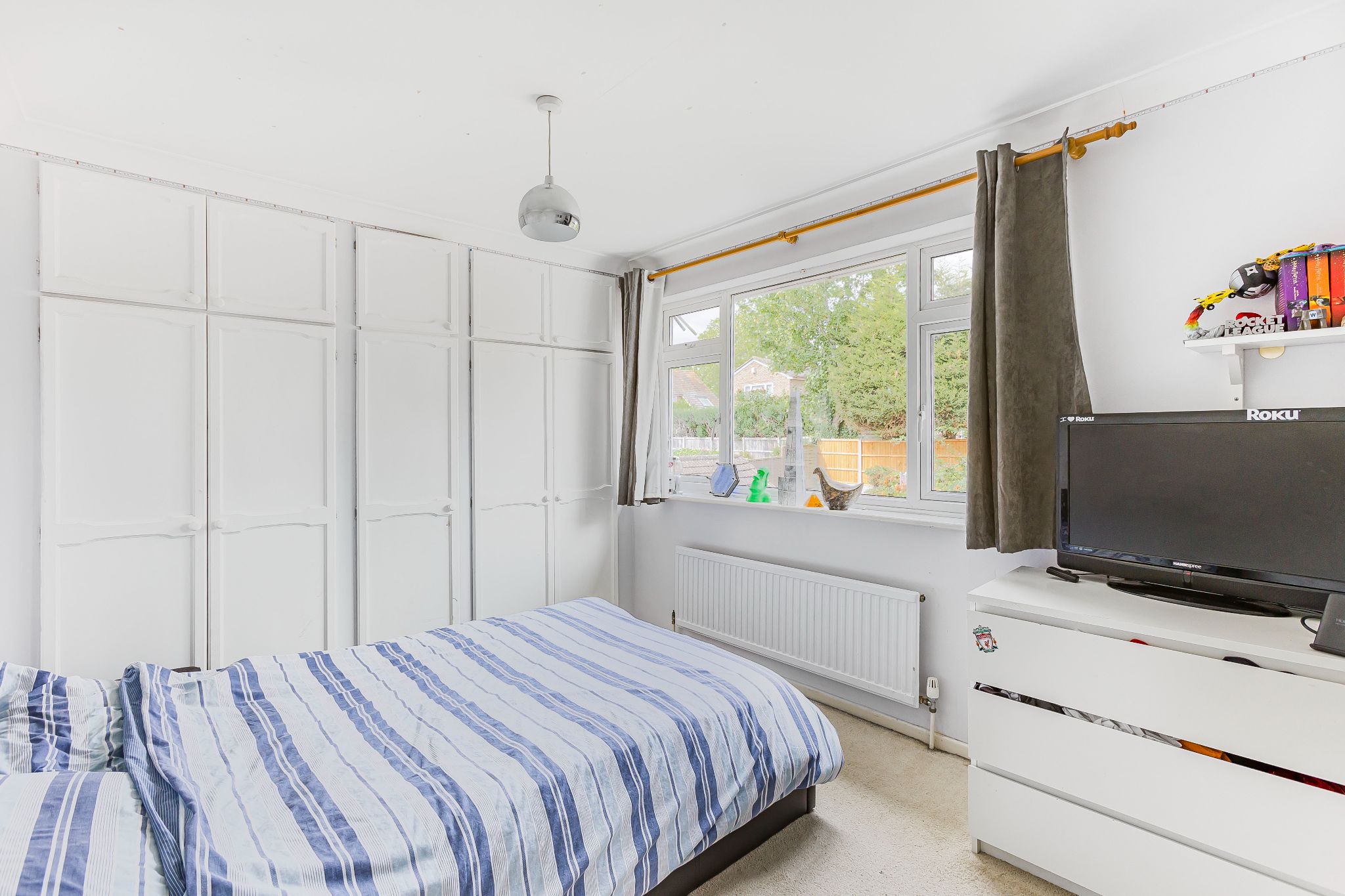 3 bedroom semi-detached house For Sale in Potters Bar - Photograph 18