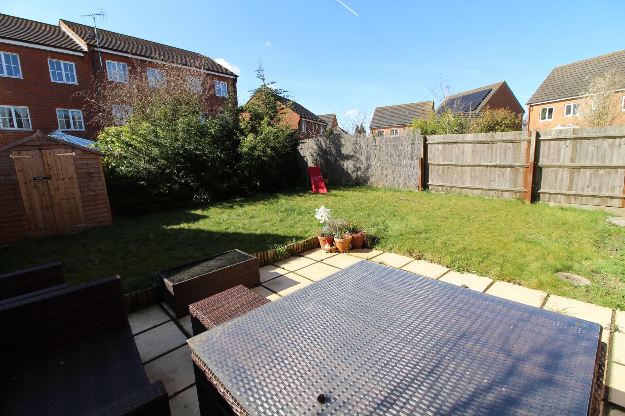 4 bedroom detached house Sale Agreed in Hatfield - Photograph 13