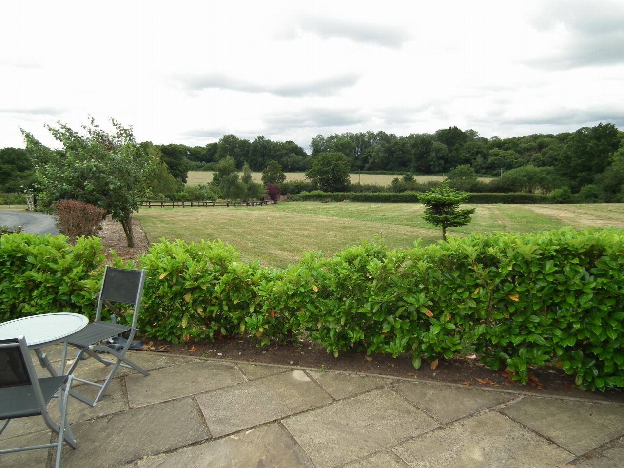 5 bedroom detached house Sale Agreed in North Mymms - Photograph 20