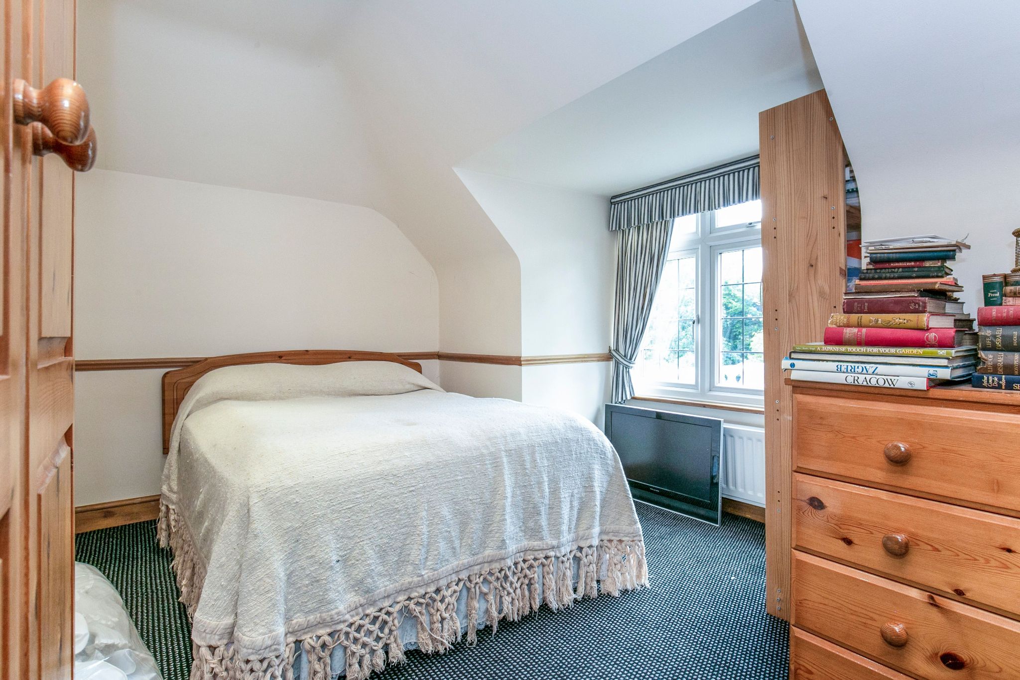 4 bedroom detached house SSTC in Brookmans Park - Photograph 23