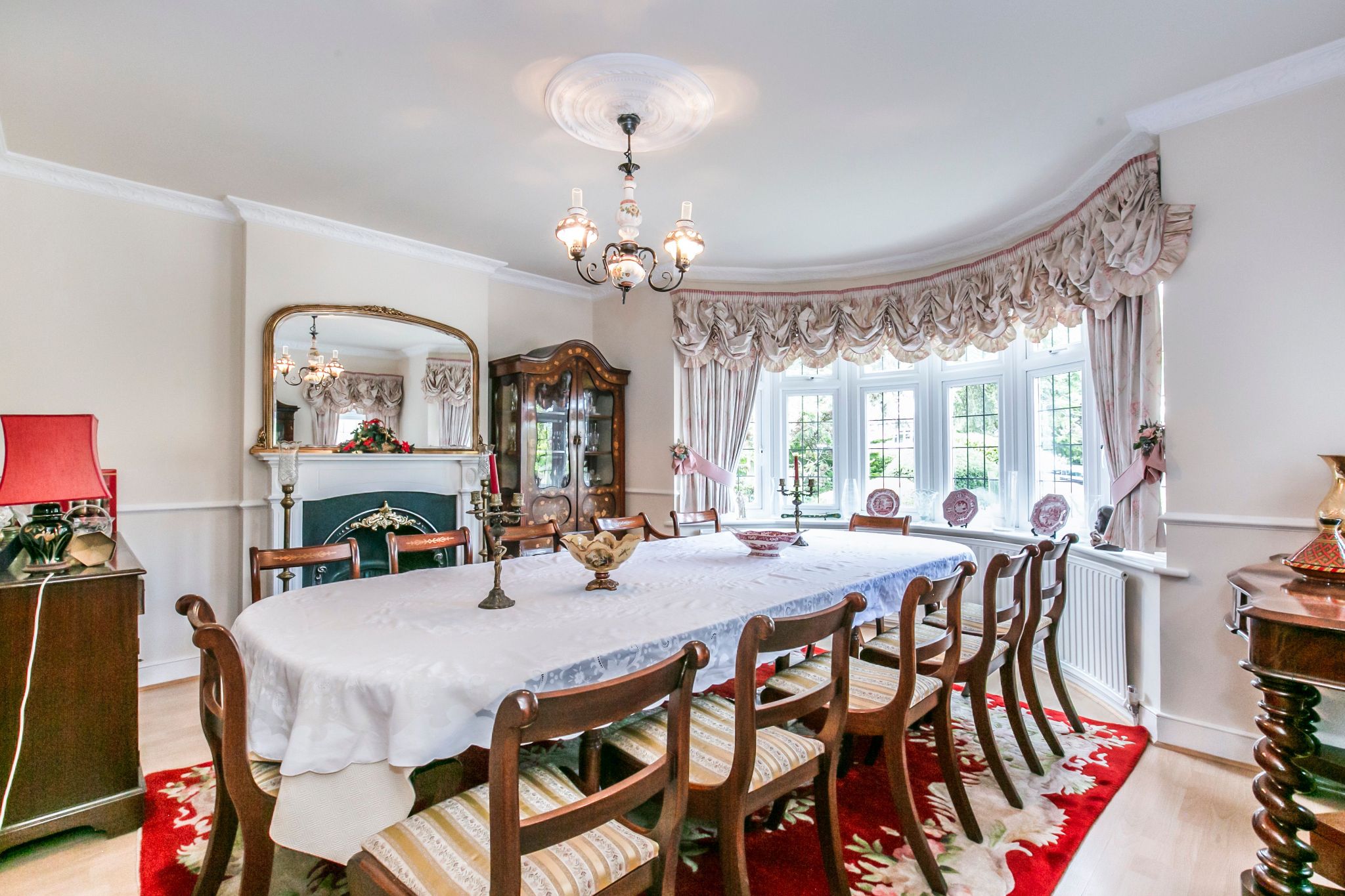 4 bedroom detached house SSTC in Brookmans Park - Photograph 16