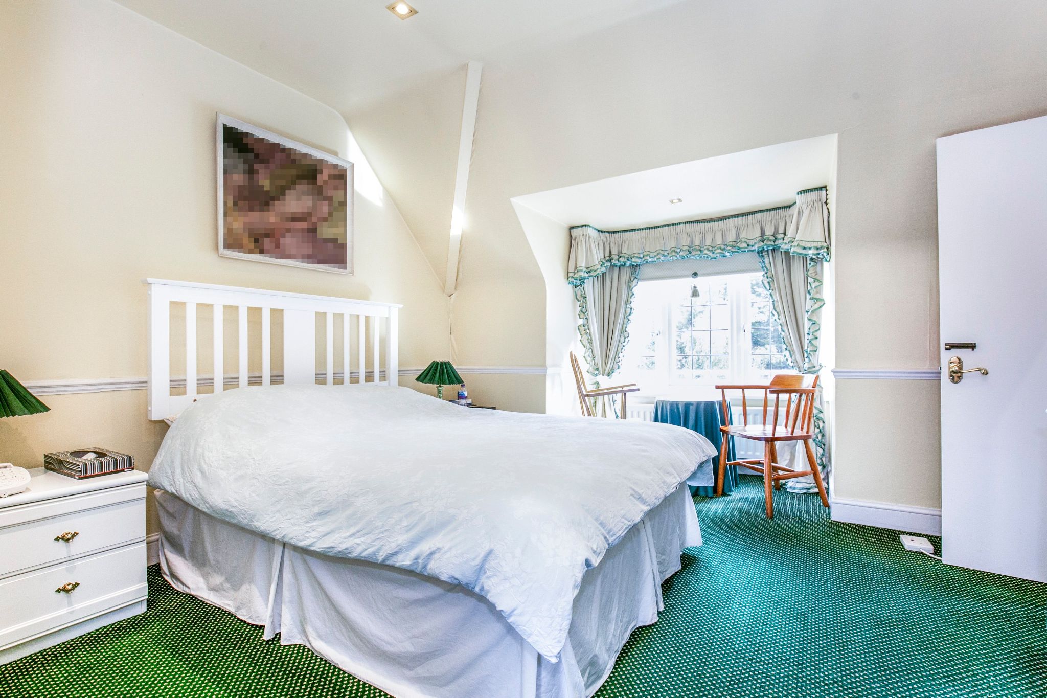 4 bedroom detached house SSTC in Brookmans Park - Photograph 19