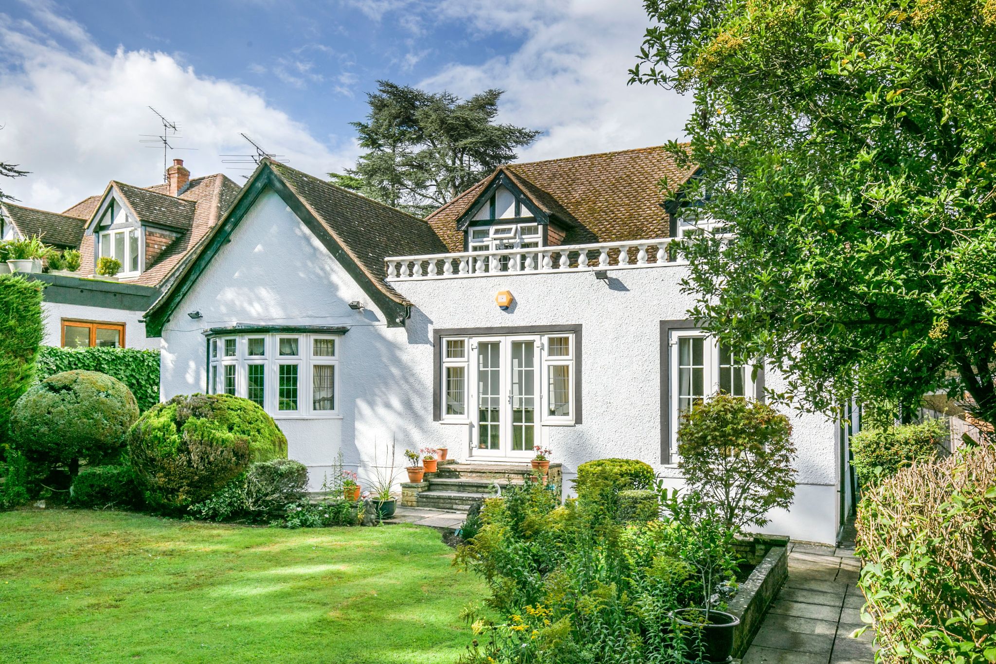 4 bedroom detached house SSTC in Brookmans Park - Photograph 28