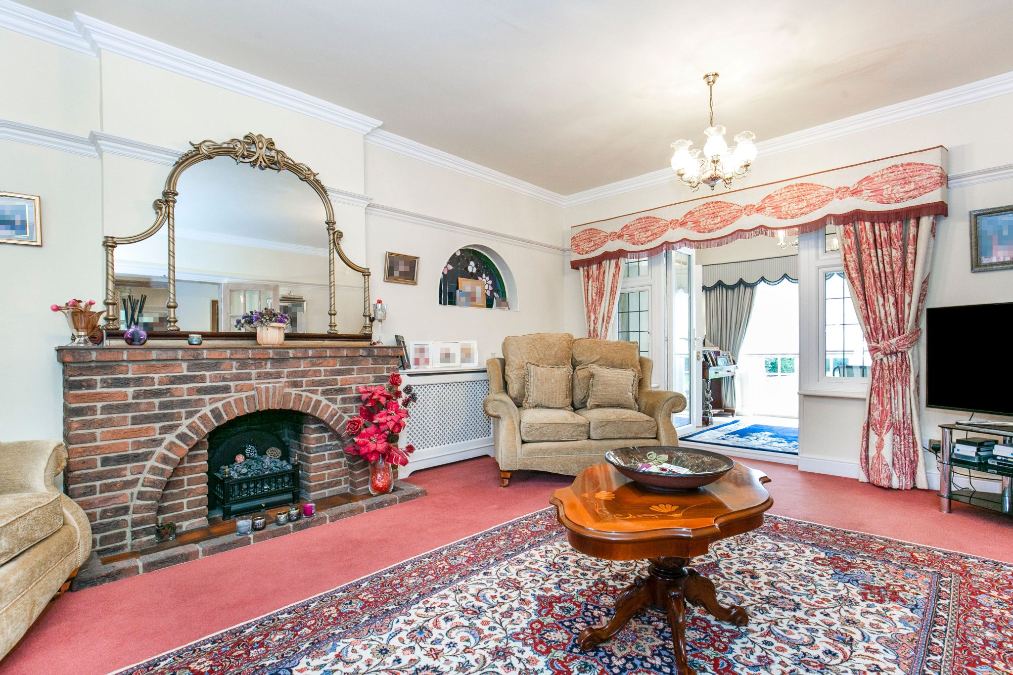 4 bedroom detached house SSTC in Brookmans Park - Photograph 9