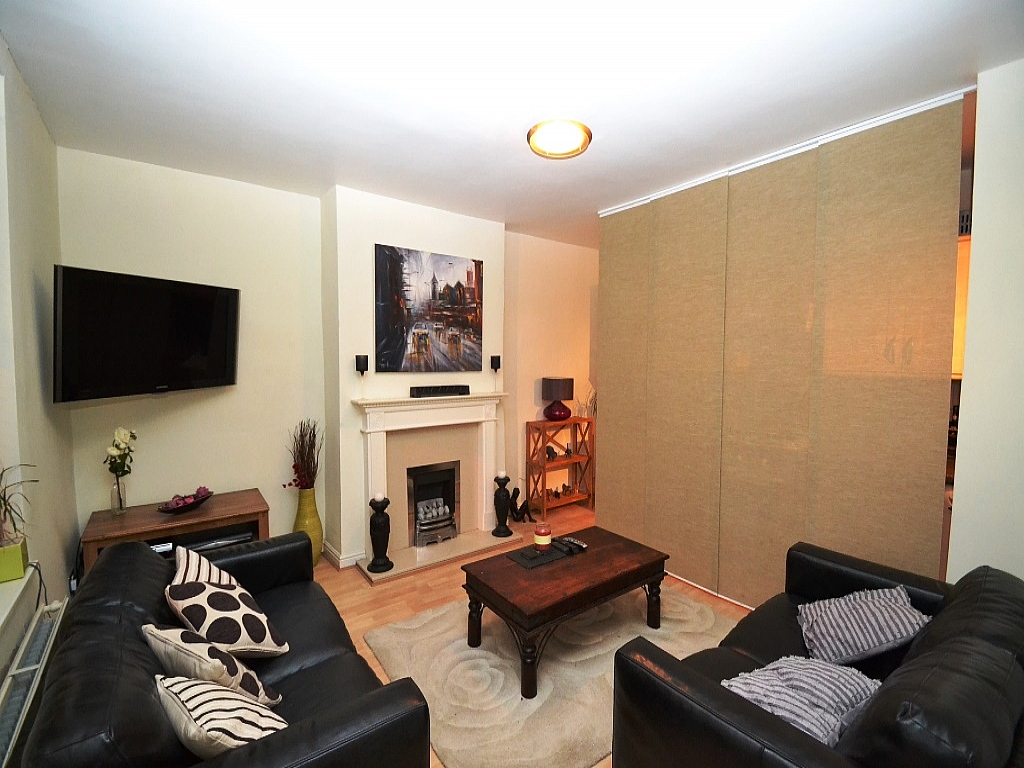 2 Bed End Terraced House For Sale - Photograph 4