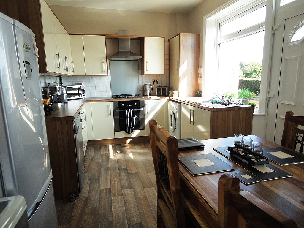 2 Bed Semi-detached House For Sale - Photograph 2