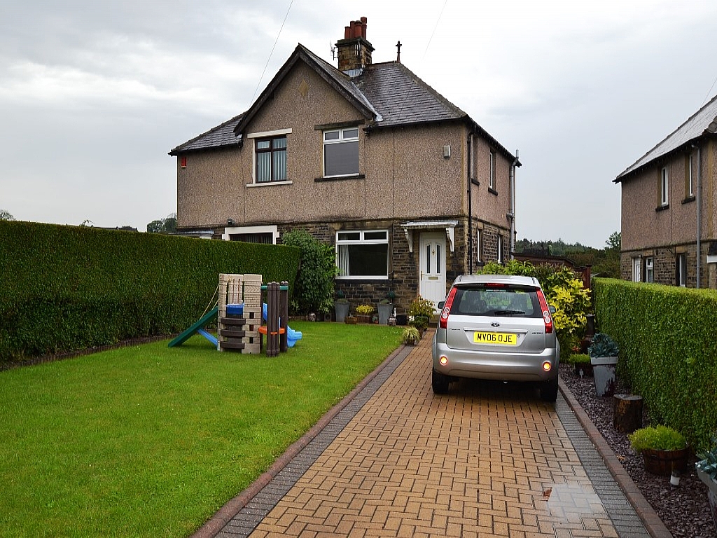 2 Bed Semi-detached House For Sale - Photograph
