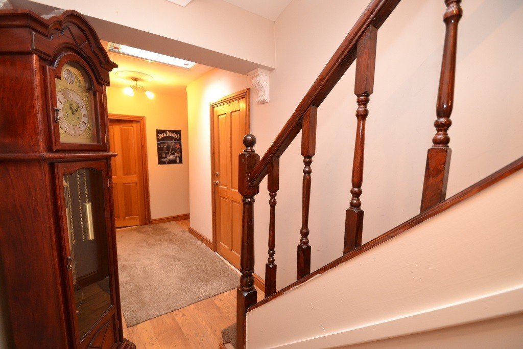 5 Bed Detached House For Sale - 6