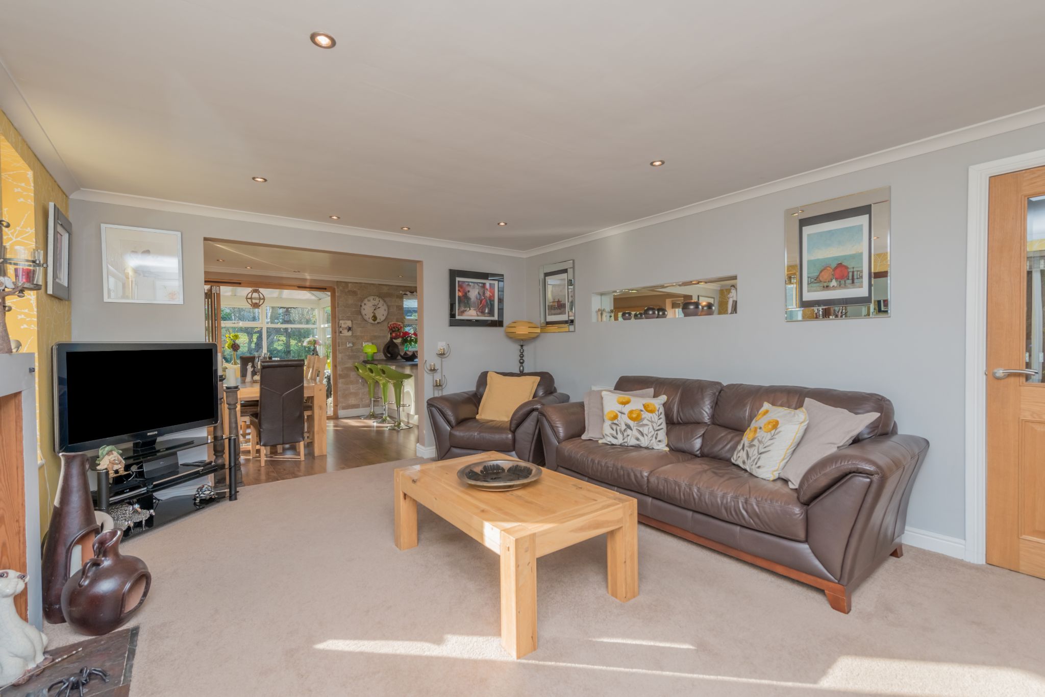3 Bed Detached House For Sale - Photograph 14