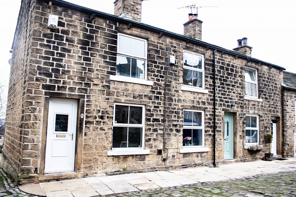 1 Bed Cottage House For Sale - Photograph 1