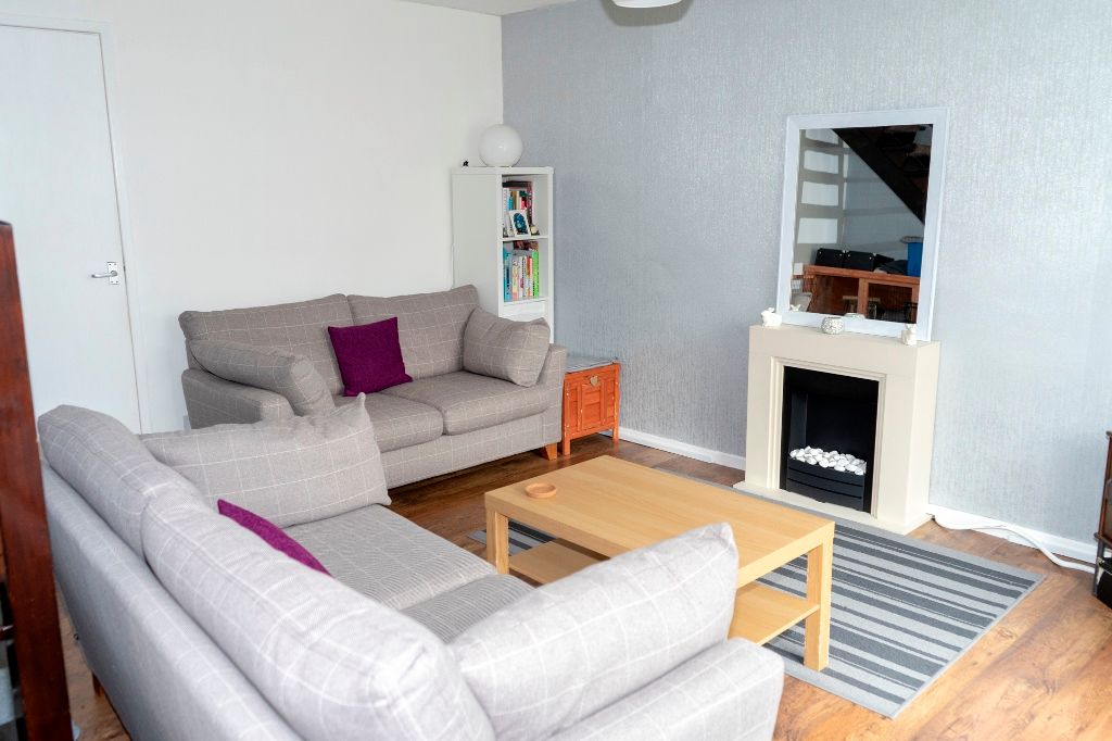 2 Bed Town House For Sale - Photograph 2