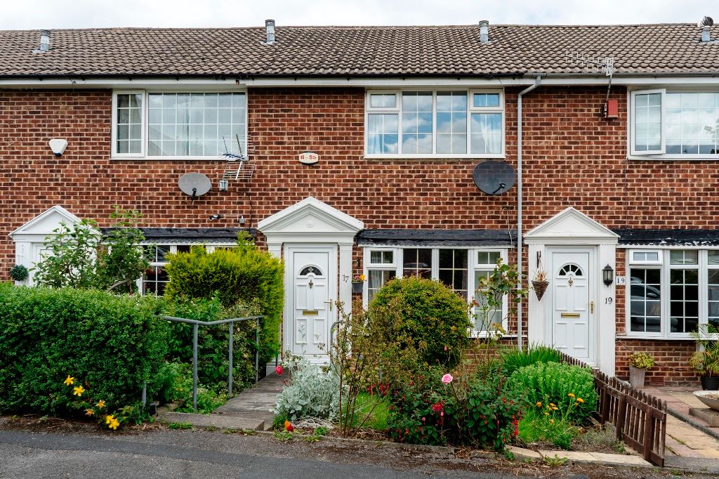 2 Bed Town House For Sale - Photograph 1