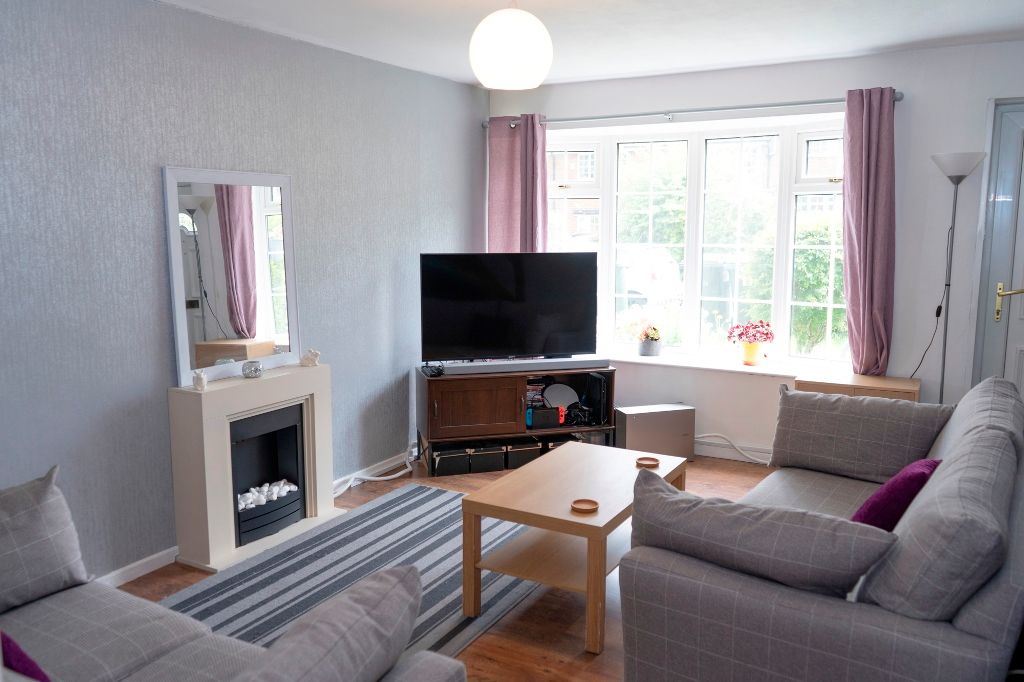 2 Bed Town House For Sale - Photograph 3
