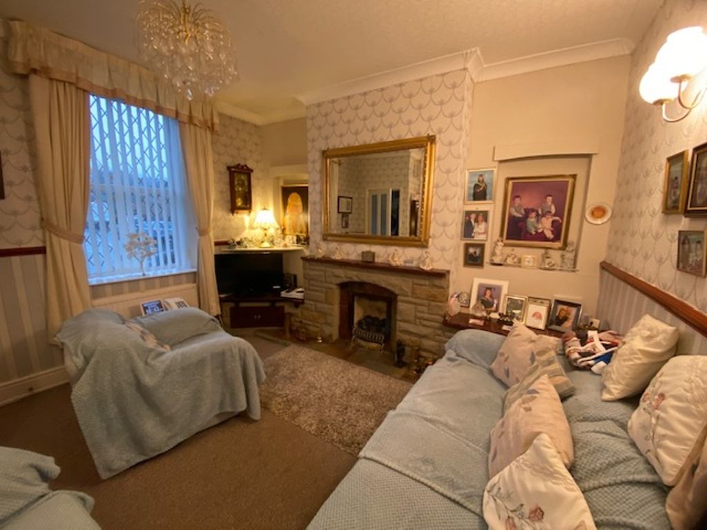 3 Bed End Terraced House For Sale - Photograph 2