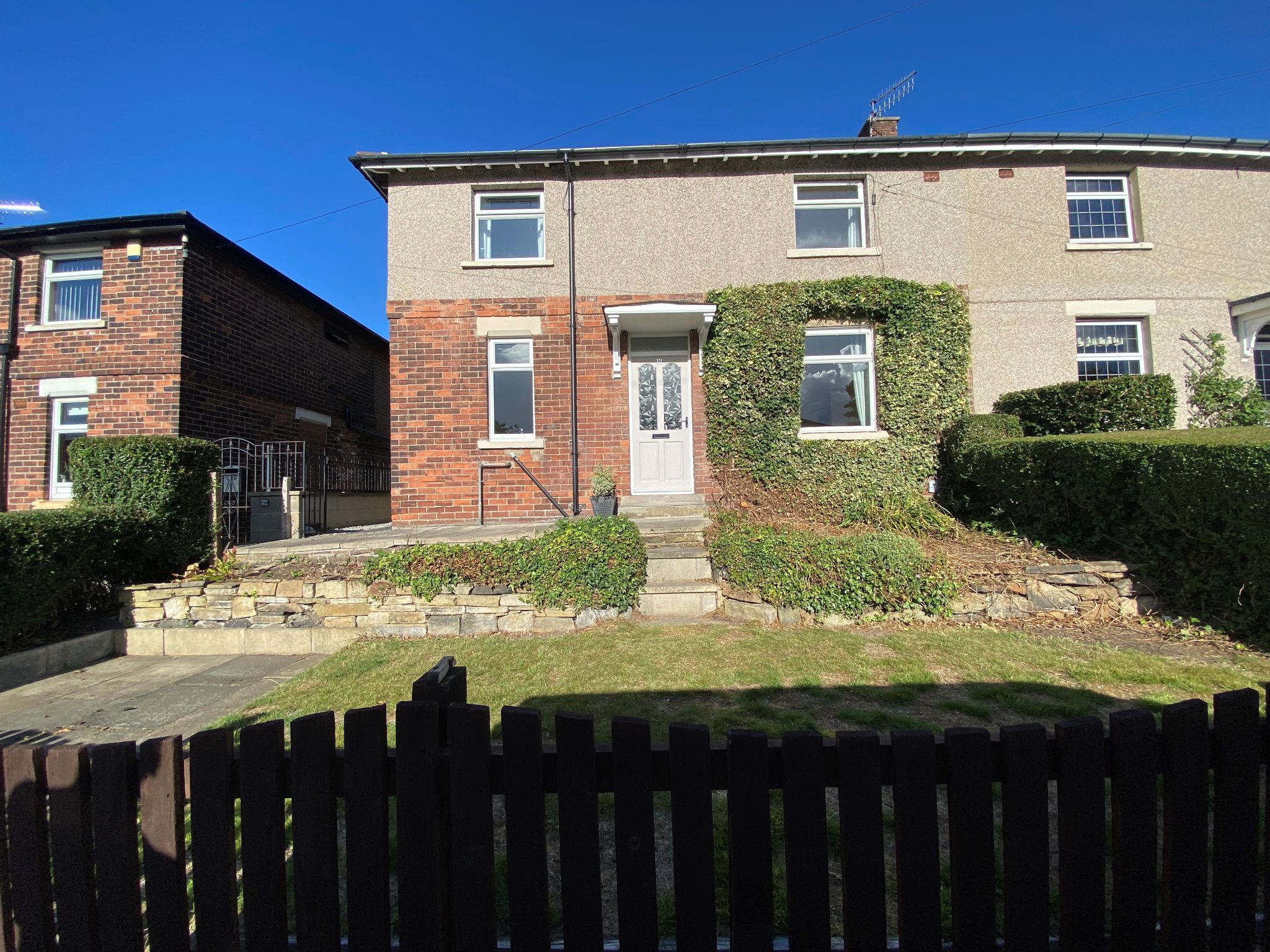 2 Bed Semi-detached House For Sale - Photograph 1
