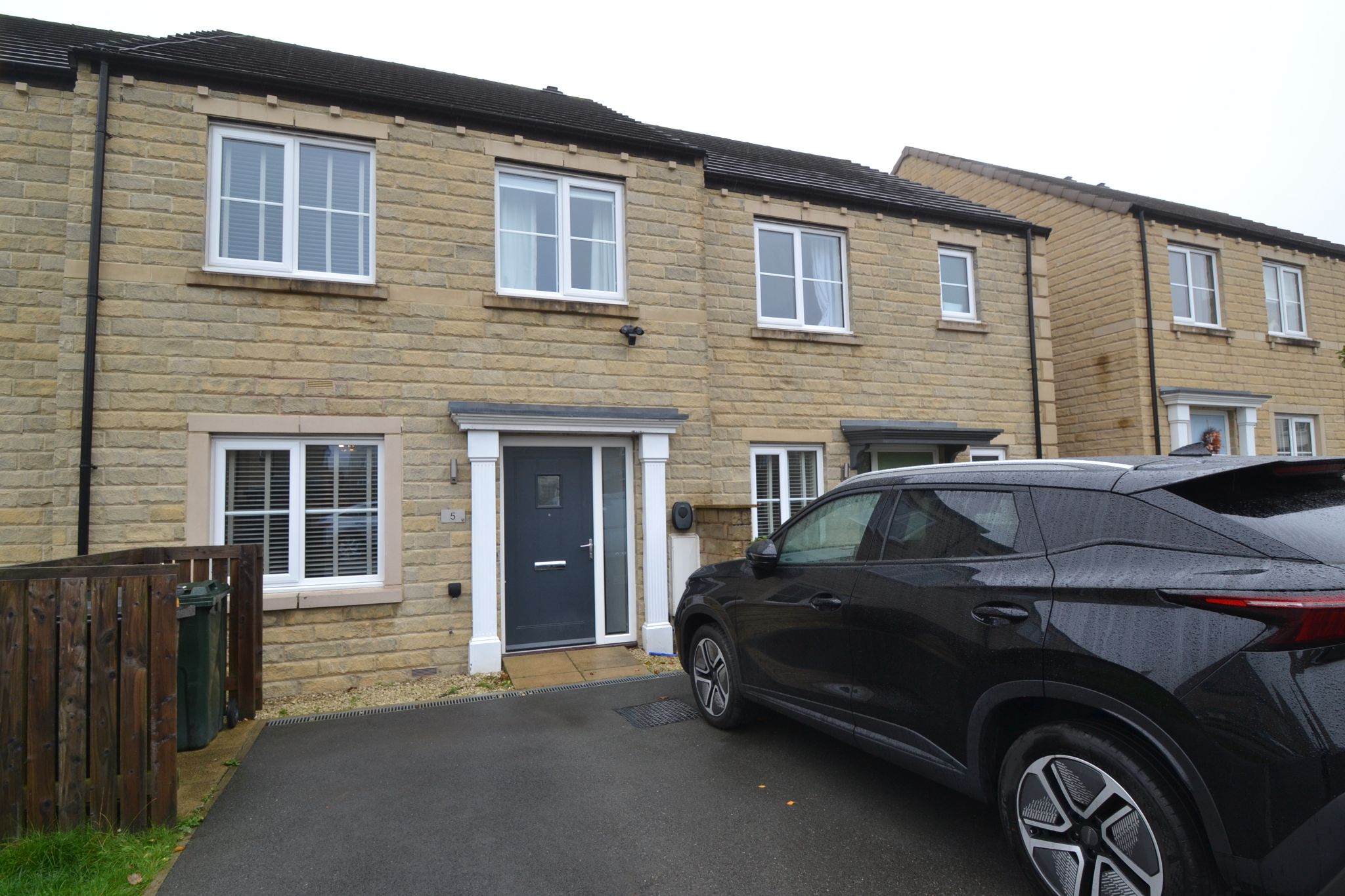 3 Bed Mid Terraced House For Sale - Photograph 1