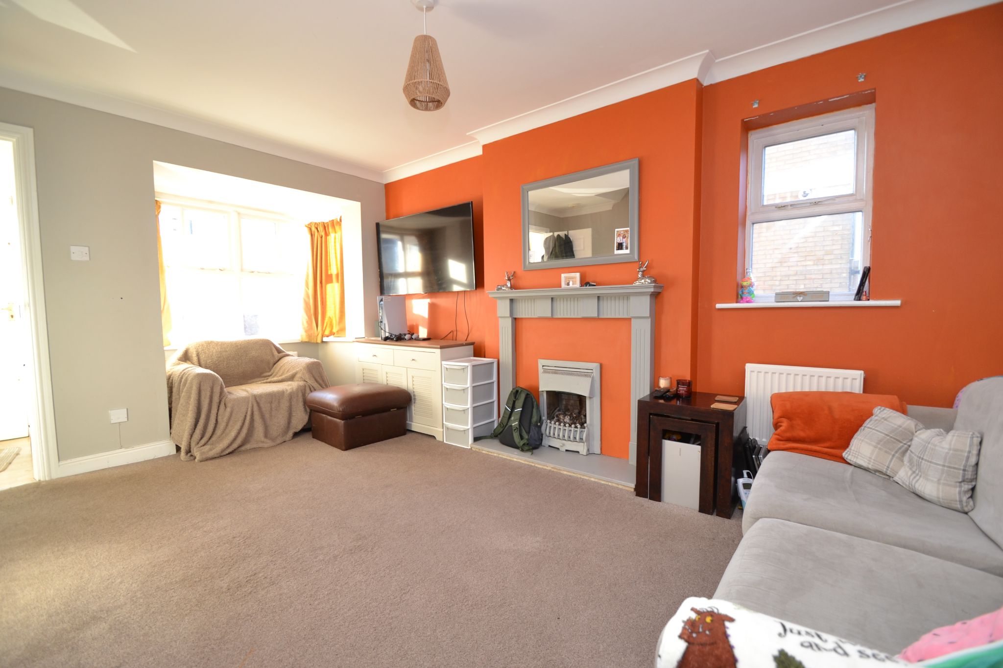 2 Bed Semi-detached House For Sale - Photograph 3