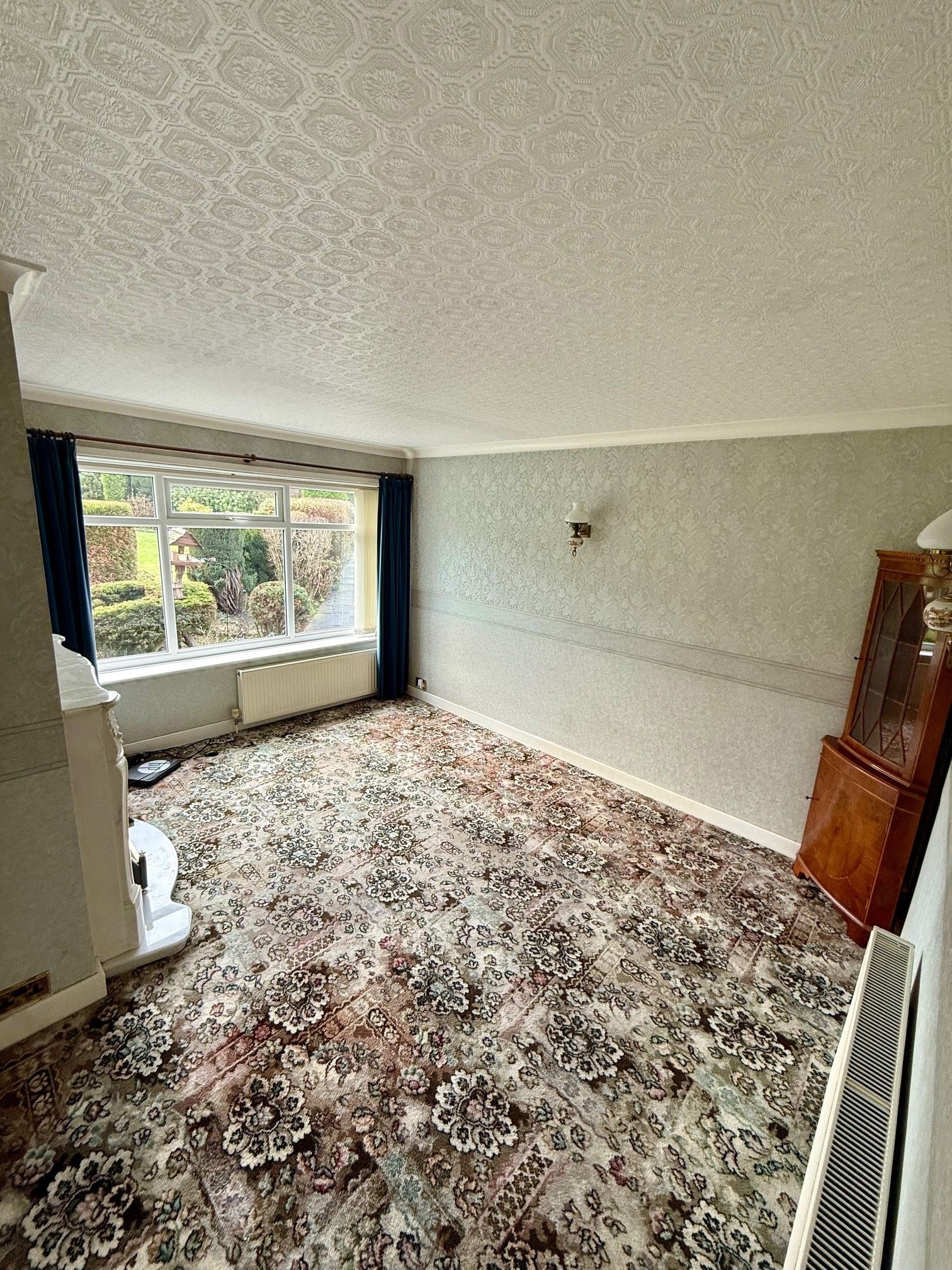 3 Bed Detached House For Sale - Photograph 4