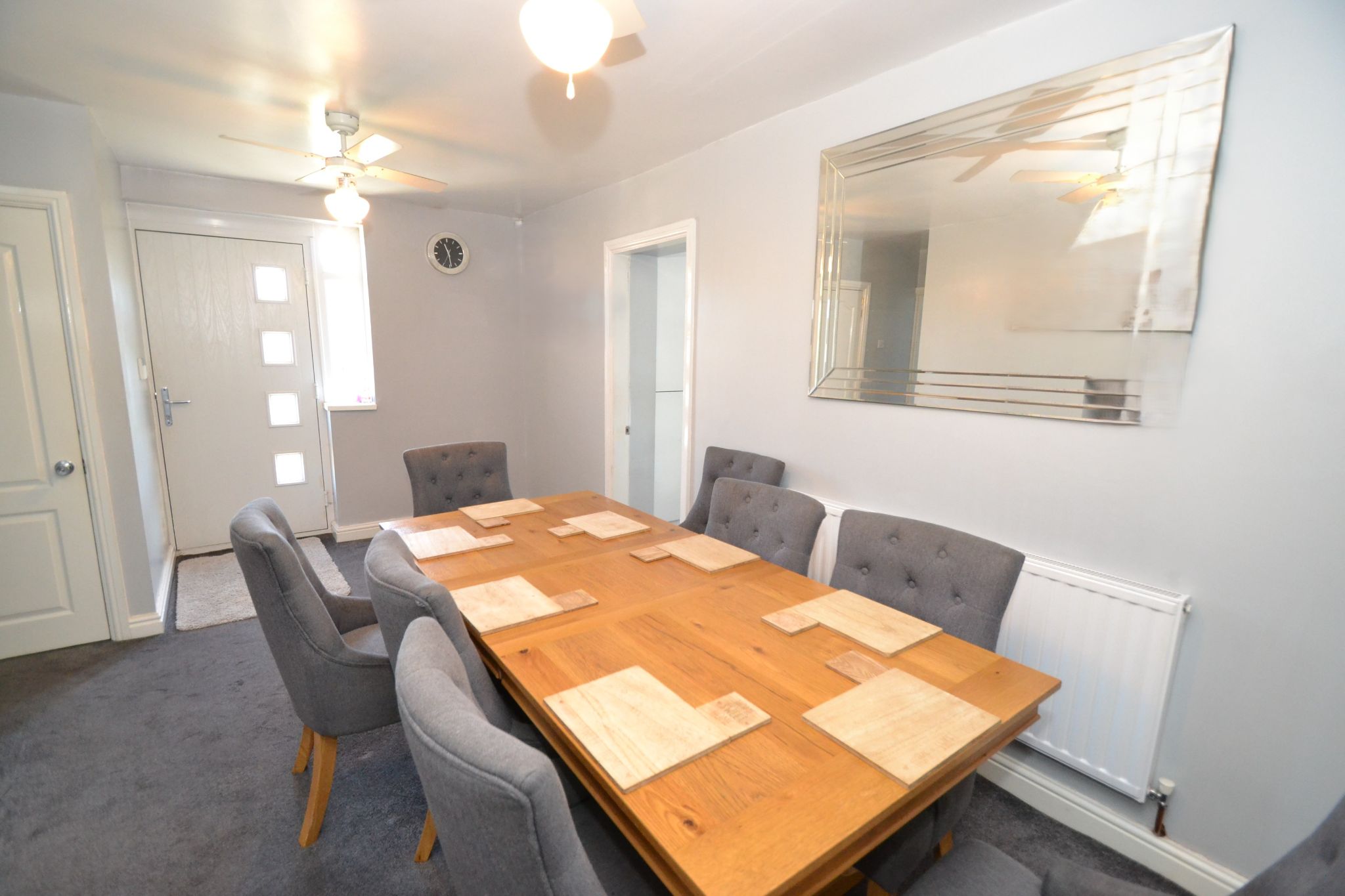 5 Bed Semi-detached House For Sale - Photograph 4