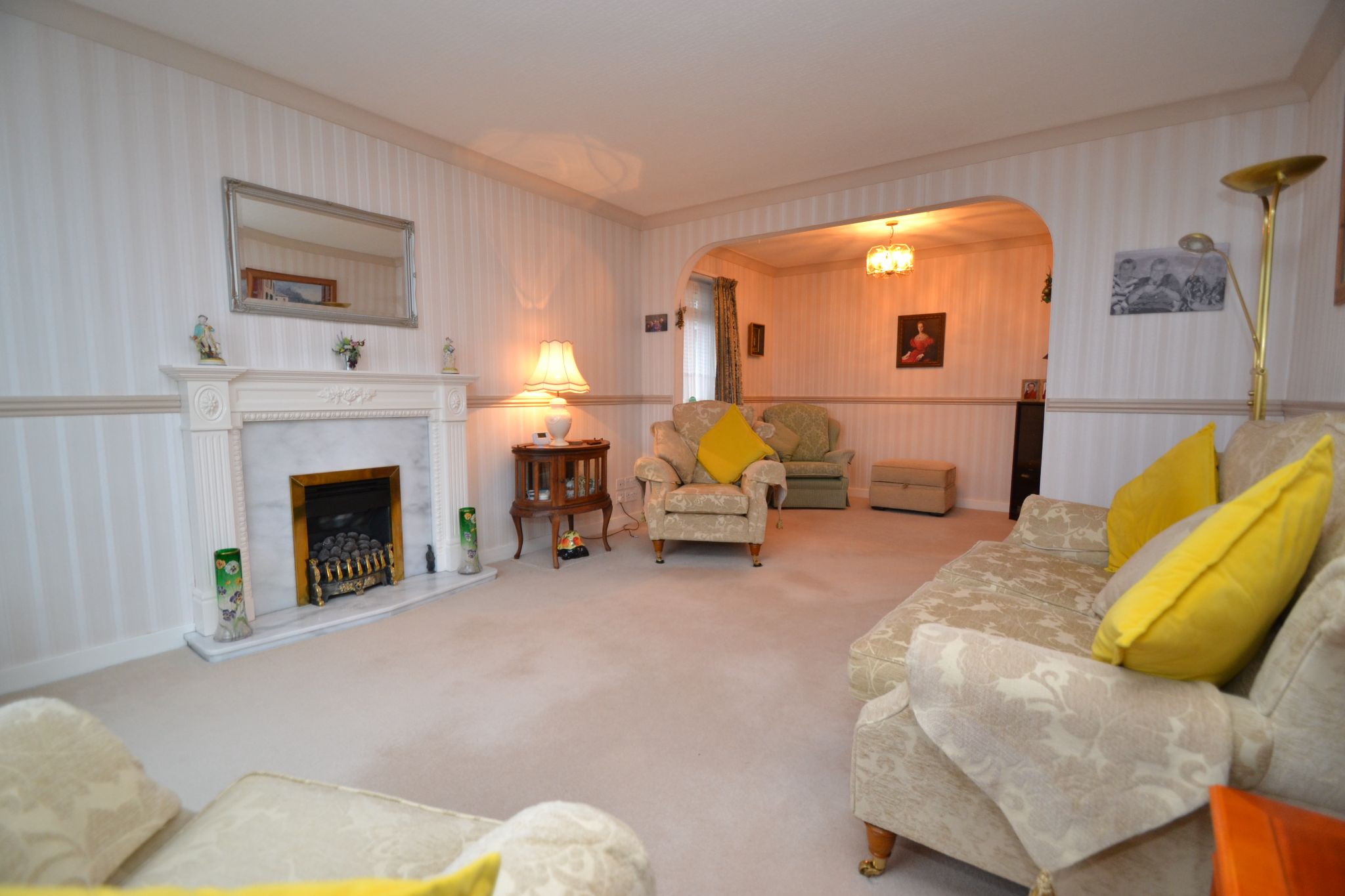 1 Bed Detached House For Sale - Photograph 3