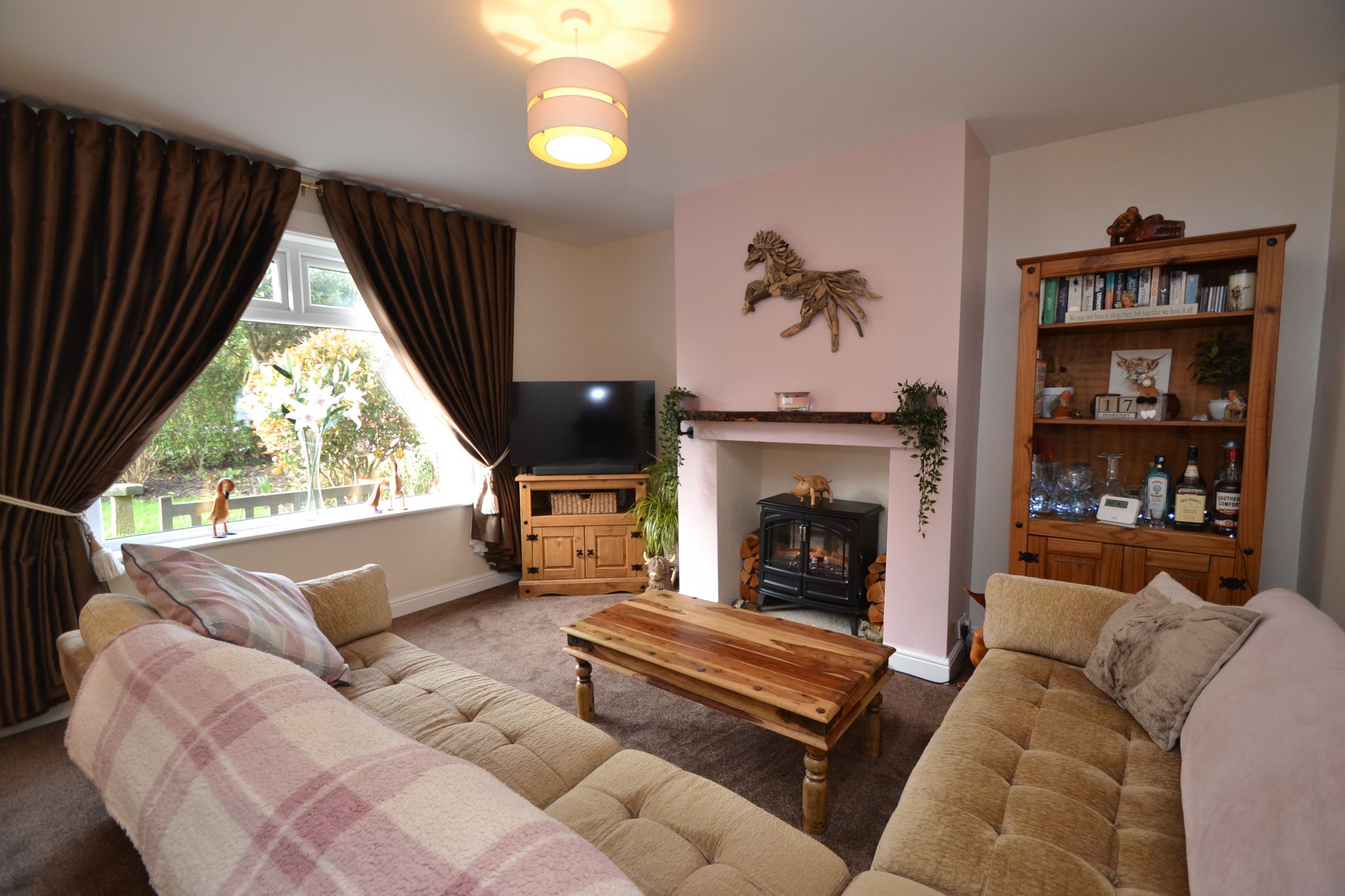 2 Bed Semi-detached House For Sale - Photograph 2