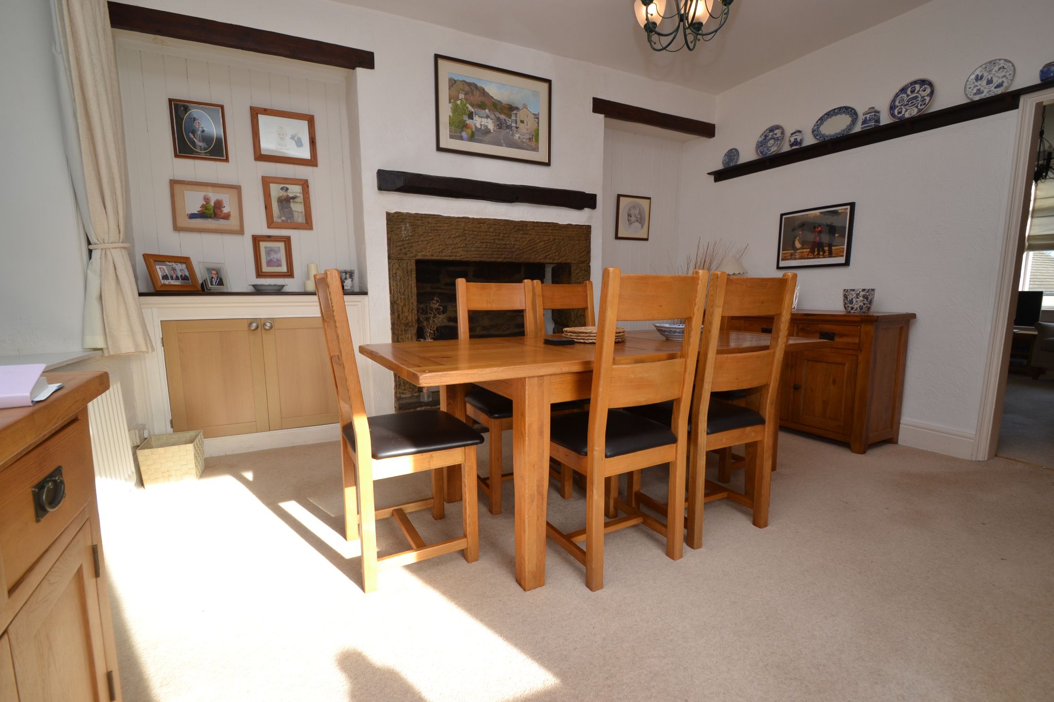 3 Bed Detached House For Sale - Photograph 4
