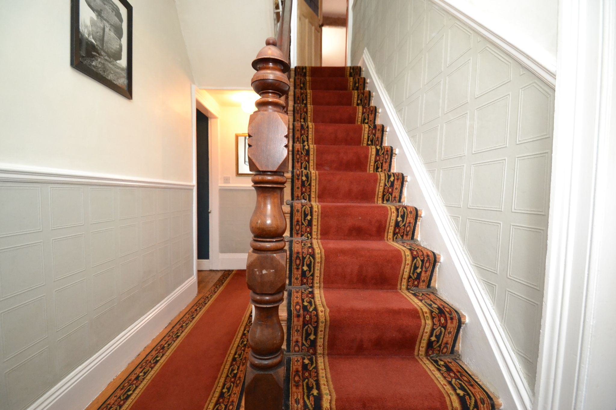 3 Bed Semi-detached House For Sale - Photograph 2