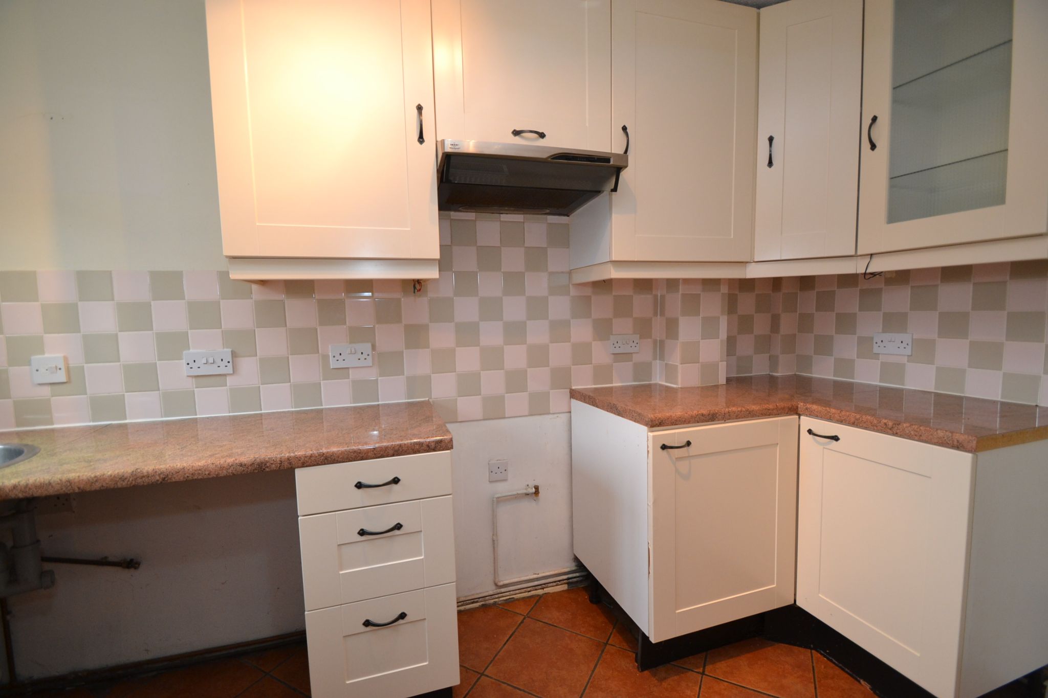 2 Bed End Terraced House For Sale - Photograph 3