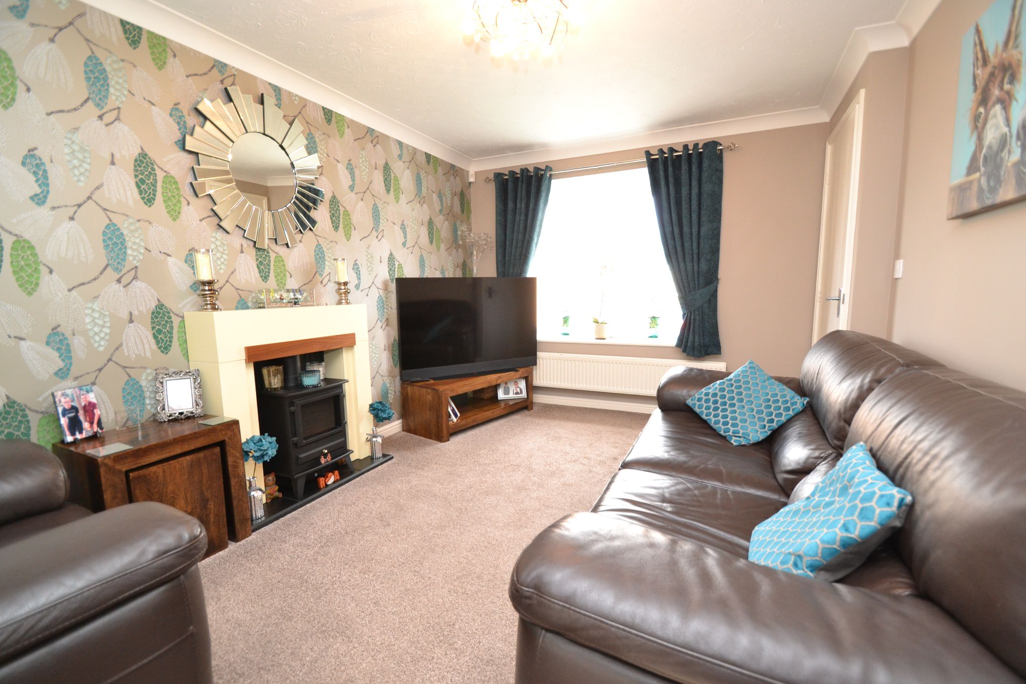 3 Bed Mid Terraced House For Sale - Photograph 3