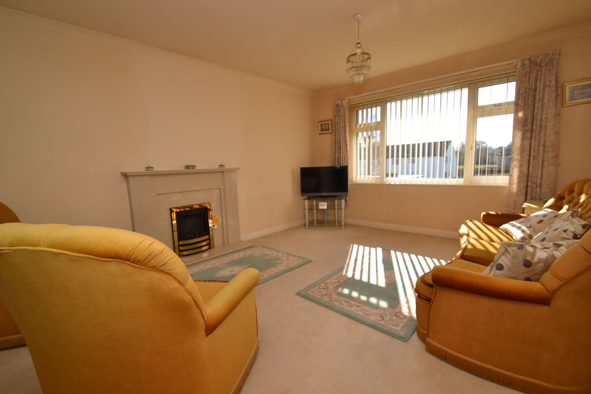 2 Bed Apartment Flat/apartment For Sale - Photograph 2