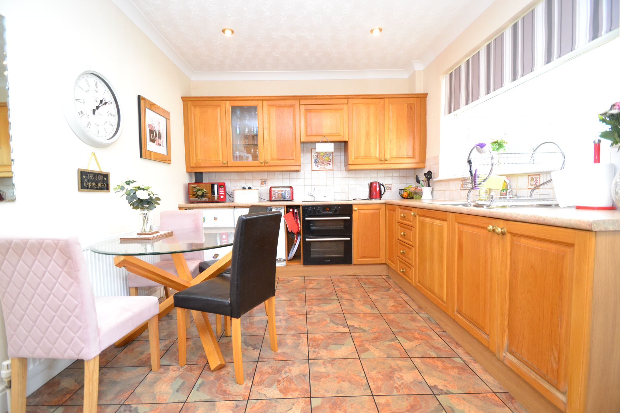 2 Bed Semi-detached House For Sale - Photograph 4