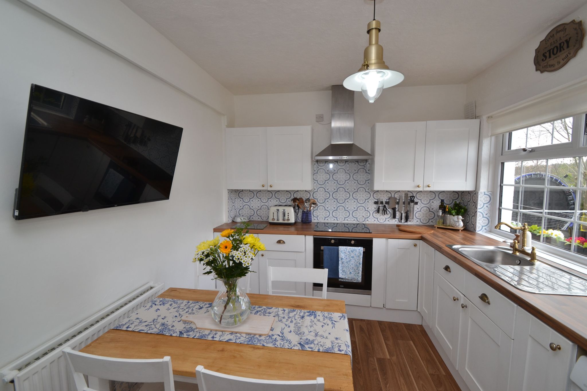 2 Bed Mid Terraced House For Sale - Photograph 4
