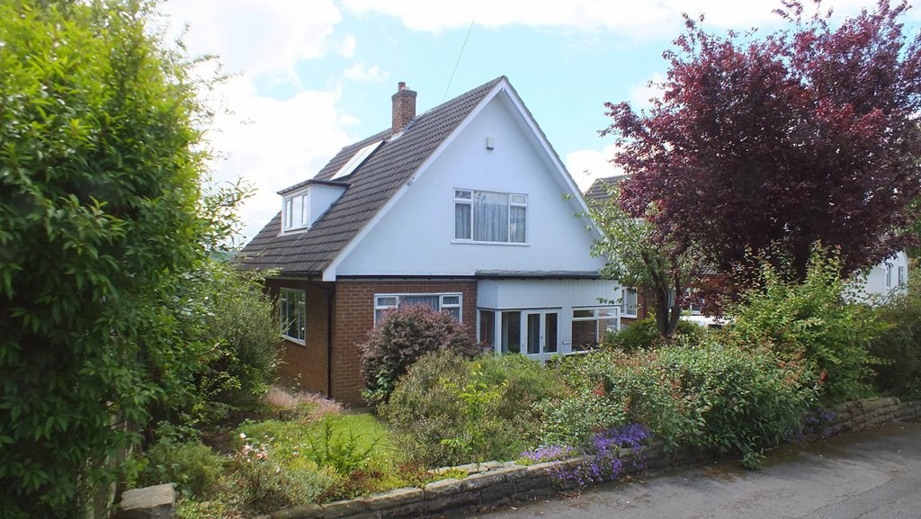 4 Bed Detached House For Sale - 1