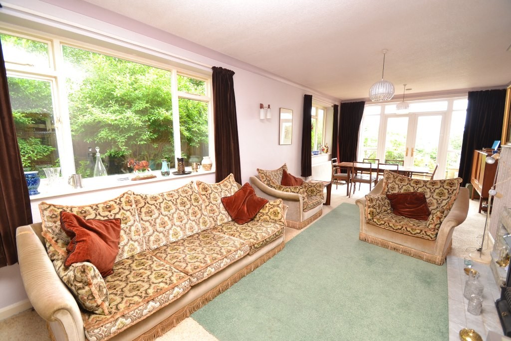 4 Bed Detached House For Sale - 4