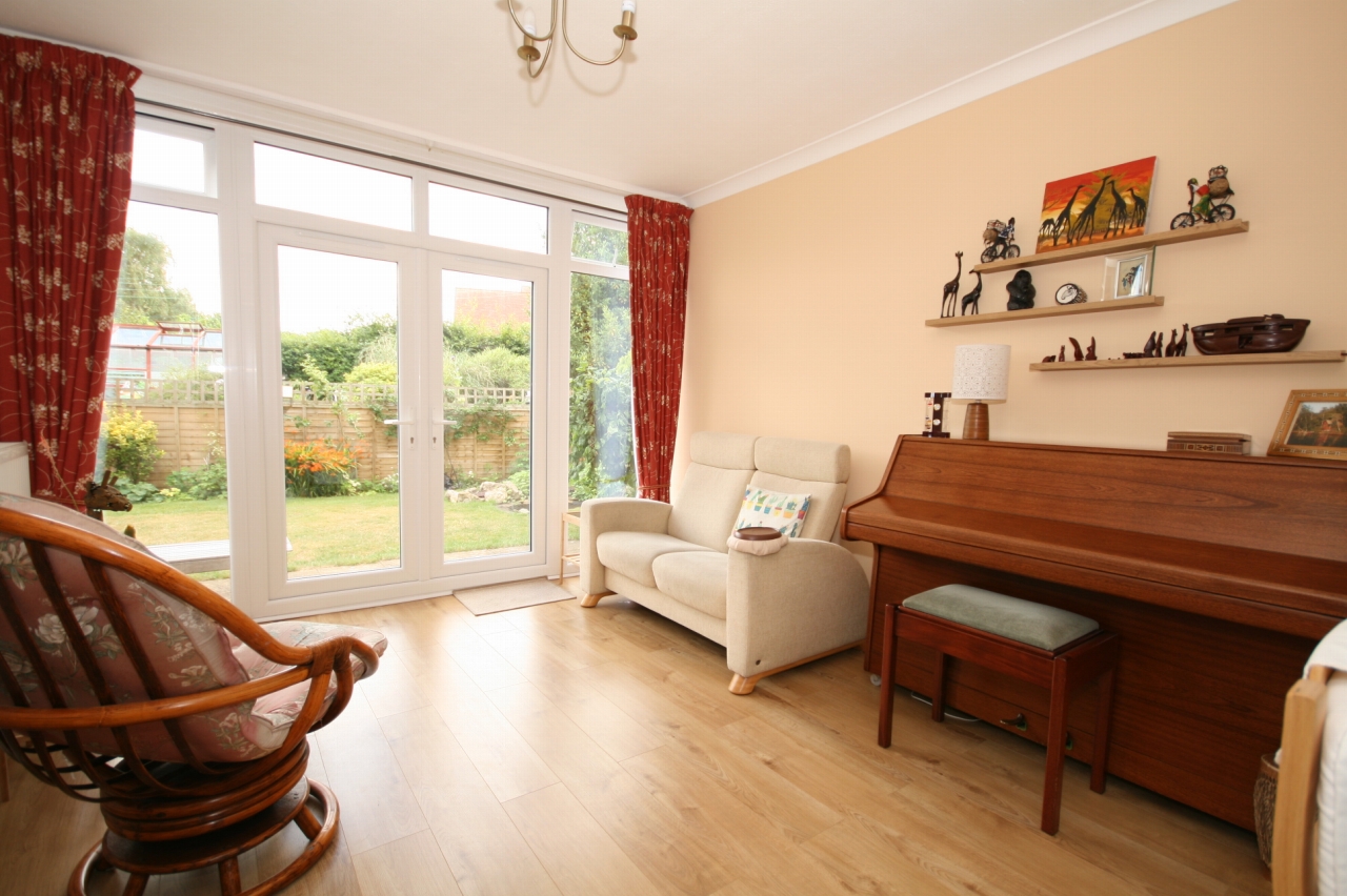 4 Bed Detached House For Sale - Photograph 3