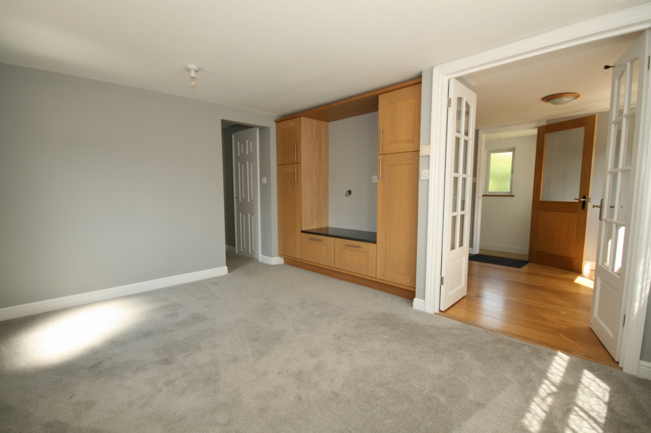 3 Bed Park Home House For Sale - Photograph 1