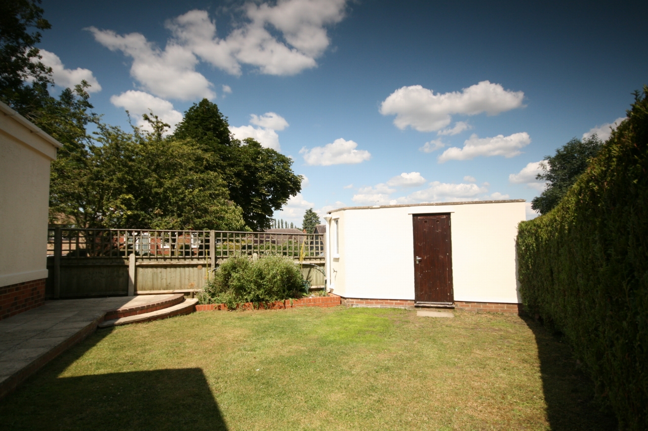 3 Bed Park Home House For Sale - Photograph 3