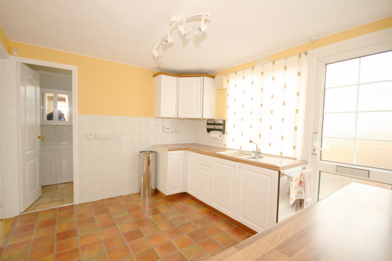 2 Bed Park Home House For Sale - Photograph 3